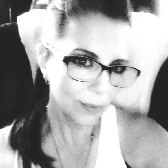 Meet your Posher, Valerie - Picture 1 of 1